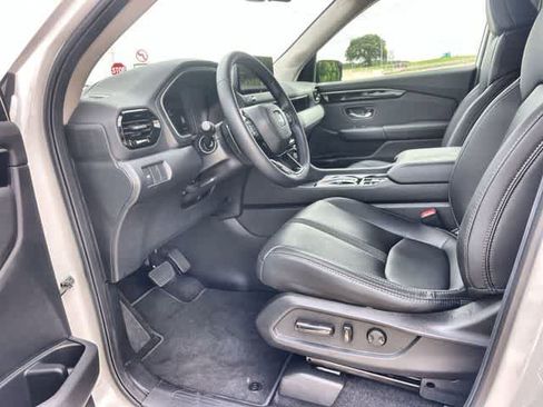Certified 2026 Honda Pilot EX-L image 3