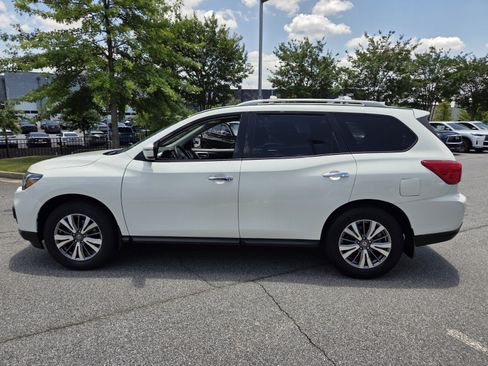 Used 2020 Nissan Pathfinder SV AWD/4WD image 9
