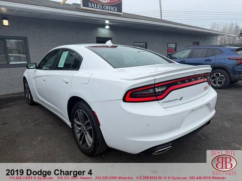 Used 2019 Dodge Charger SXT w/ Driver Confidence Group image 5