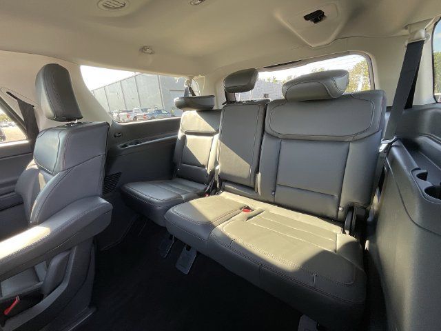 Used 2025 Ford Expedition Max Active AWD/4WD image 25