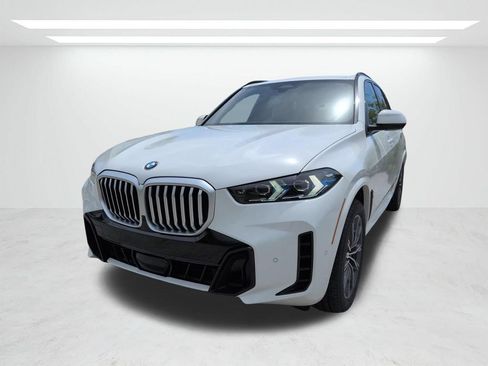 New 2026 BMW X5 xDrive40i w/ M Sport Package AWD/4WD image 8