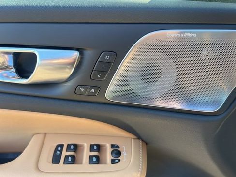 New 2026 Volvo V60 B5 Cross Country Ultra w/ Protection Package Premier image 23