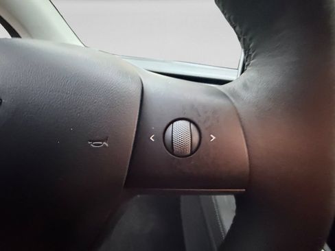 Used 2024 Tesla Model Y Long Range RWD image 25