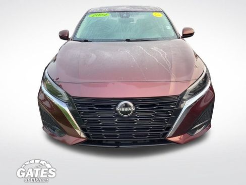 Used 2024 Nissan Altima 2.5 SV w/ SV Premium Package FWD image 2