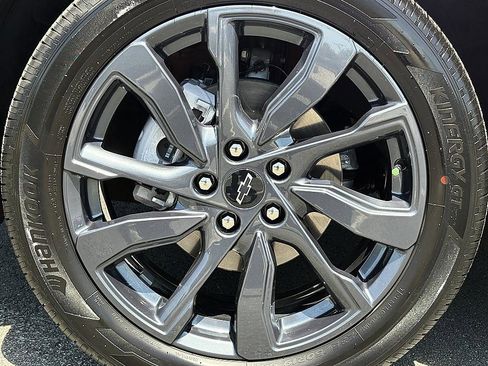 Used 2023 Chevrolet Equinox RS FWD image 8