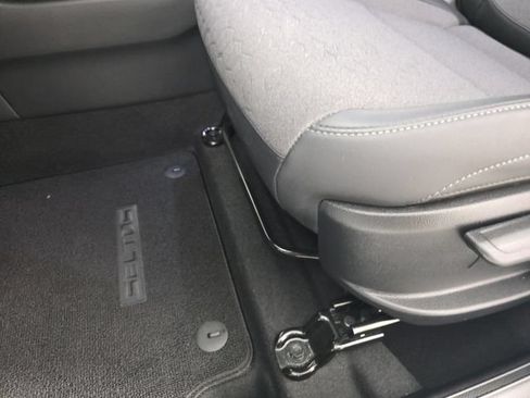 Used 2025 Kia Seltos S FWD image 23