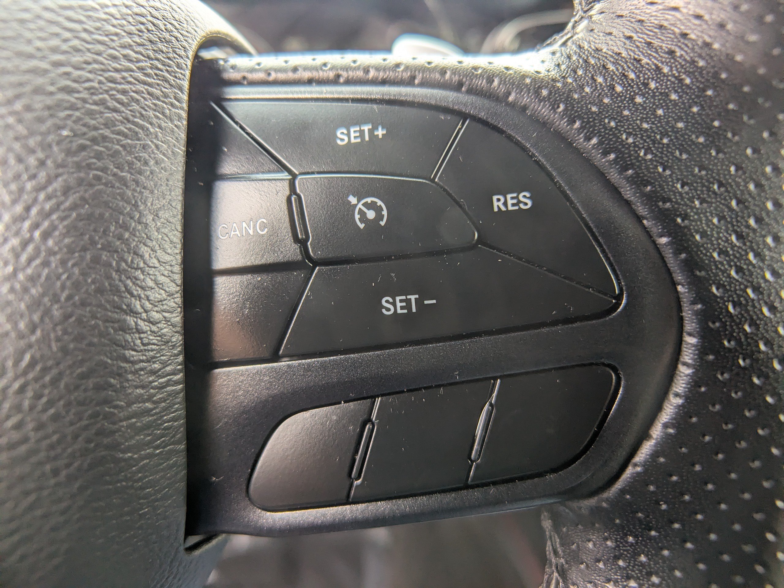 Used 2025 Dodge Durango GT AWD/4WD image 27