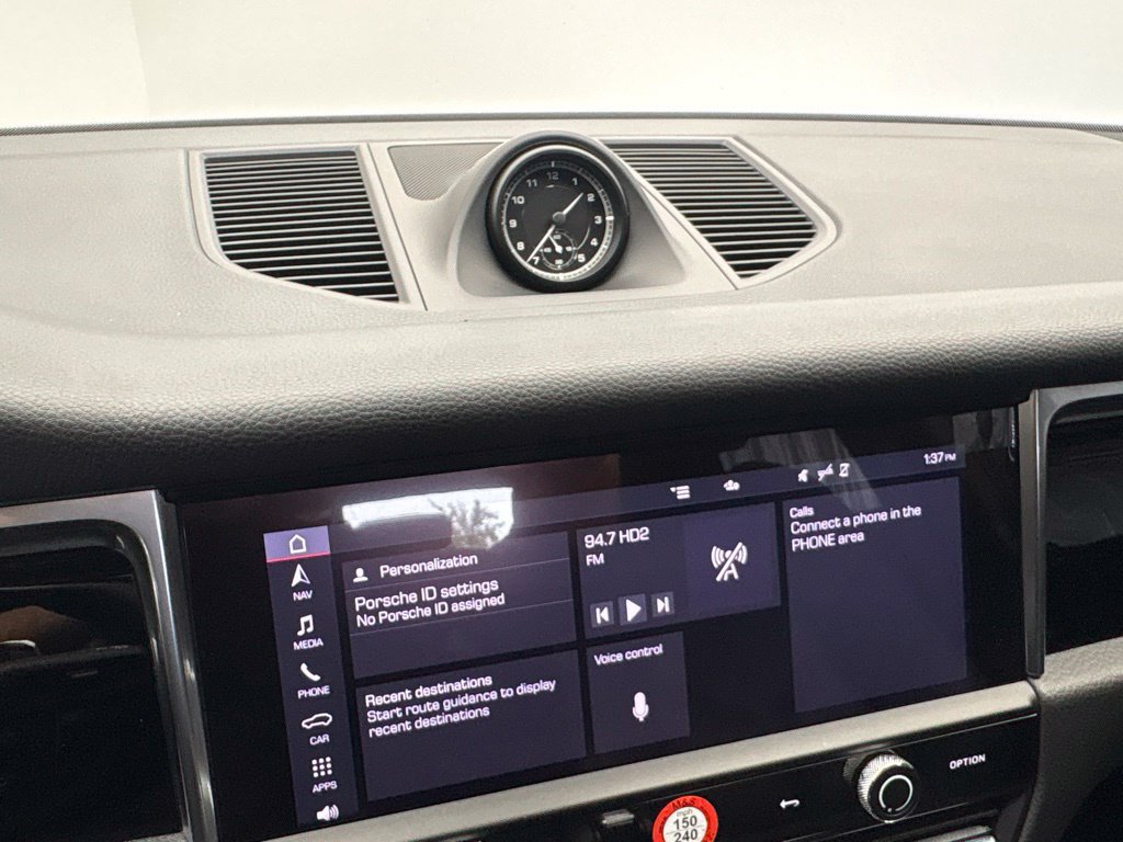 Certified 2023 Porsche Macan S AWD/4WD image 32