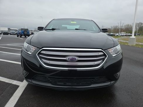 Used 2016 Ford Taurus SEL image 3