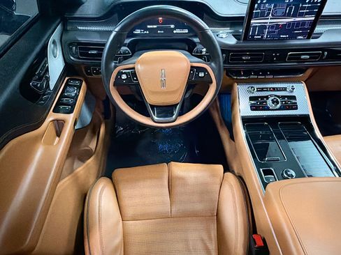 Used 2024 Lincoln Aviator Black Label w/ Class IV Trailer Tow Package image 17