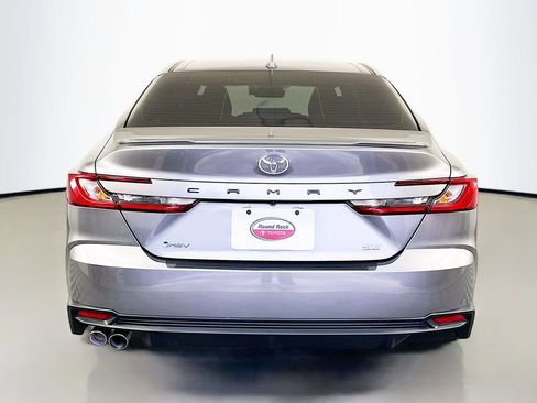 Used 2025 Toyota Camry SE image 6