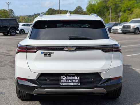 Used 2024 Chevrolet Equinox EV LT image 8