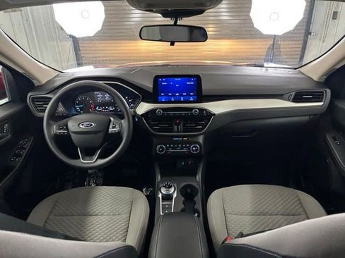Used 2020 Ford Escape SE image 14