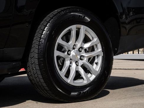 Used 2024 Chevrolet Suburban Premier image 60