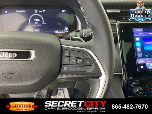 Used 2023 Jeep Grand Cherokee Altitude AWD/4WD image 14