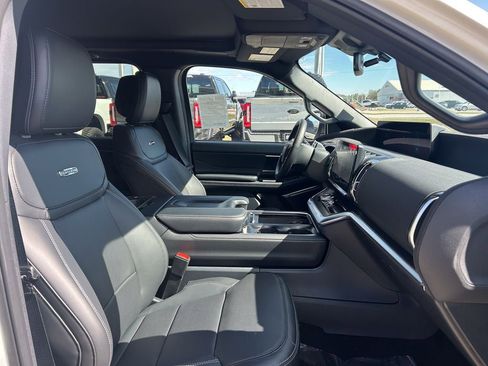 New 2026 Ford Expedition Max Platinum image 23