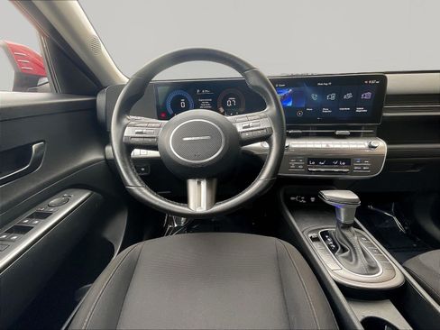 Certified 2025 Hyundai Kona SEL AWD/4WD image 8