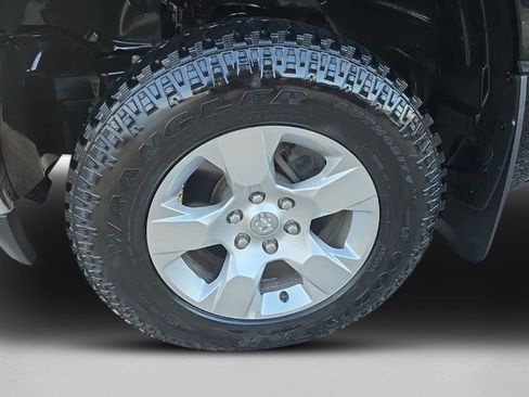 Used 2019 RAM 1500 Big Horn image 10
