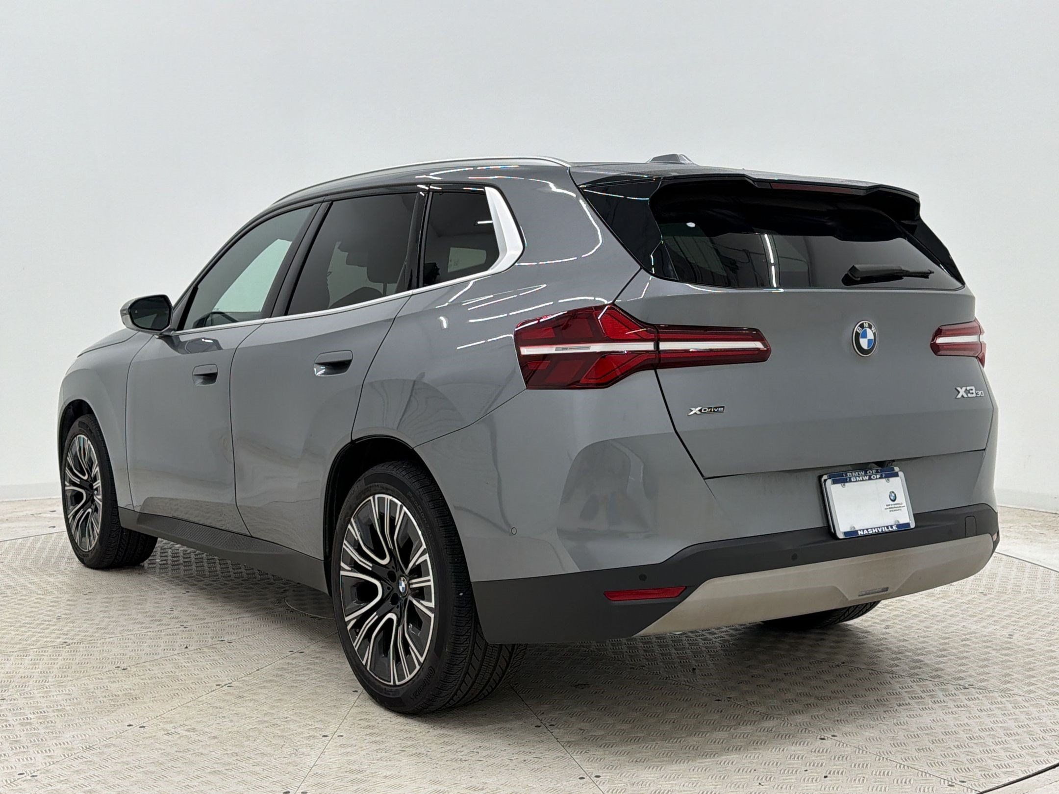 Used 2025 BMW X3 xDrive30i w/ Premium Package AWD/4WD image 3