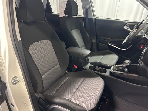 Used 2022 Kia Soul LX w/ Technology Package image 19