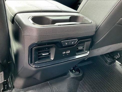 Used 2025 GMC Sierra 1500 AT4 w/ AT4 Premium Package AWD/4WD image 33