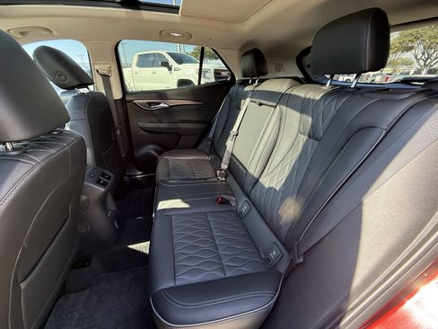 Used 2023 Buick Envision Avenir image 27