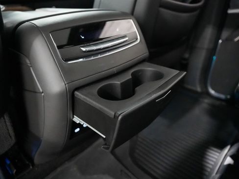 Used 2022 Cadillac Escalade ESV Sport Platinum w/ LPO, ONYX Package AWD/4WD image 31