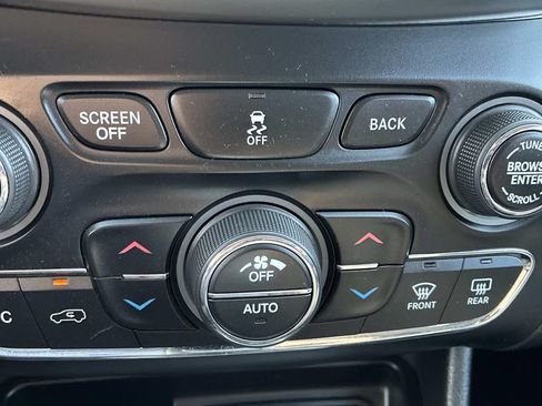 Used 2014 Jeep Cherokee Latitude w/ Comfort/Convenience Group AWD/4WD image 32
