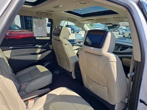 Used 2018 Buick Enclave Premium FWD image 36
