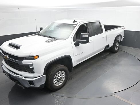 Used 2025 Chevrolet Silverado 2500 LT w/ Convenience Package AWD/4WD image 37