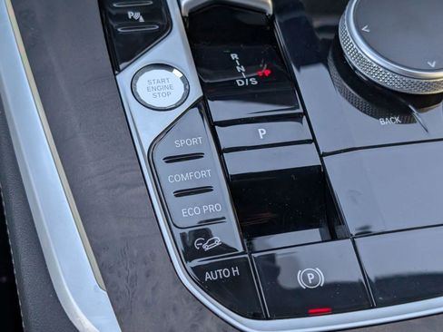 Used 2024 BMW X5 xDrive40i w/ Parking Assistance Package image 25