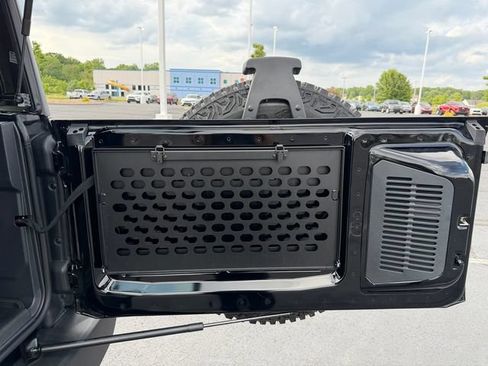 Used 2023 Ford Bronco 2-Door w/ Sasquatch Package AWD/4WD image 19