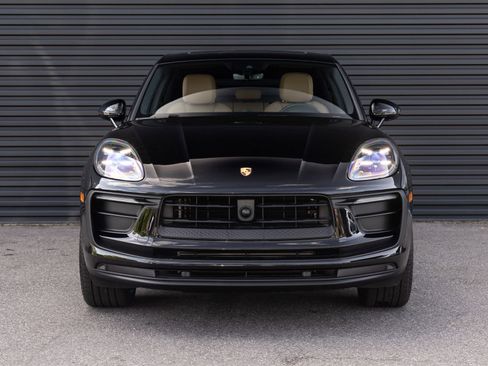 Certified 2025 Porsche Macan AWD/4WD image 7