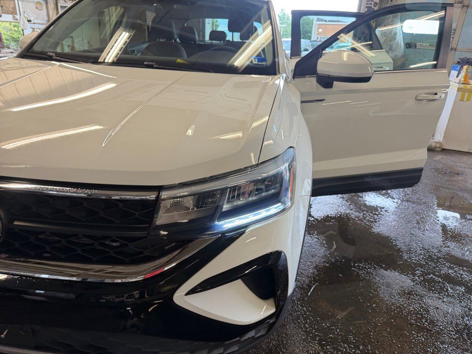 Used 2023 Volkswagen Taos SE FWD image 30