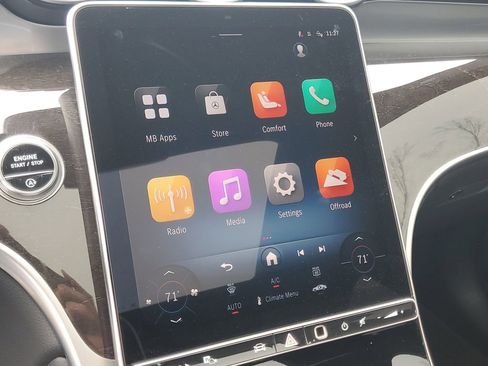 Used 2025 Mercedes-Benz GLC 300 4MATIC image 24