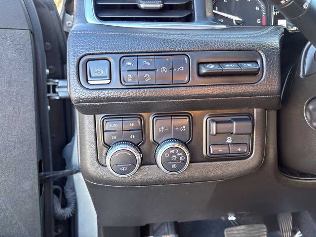 Used 2021 GMC Yukon Denali w/ Denali Ultimate Package AWD/4WD image 17