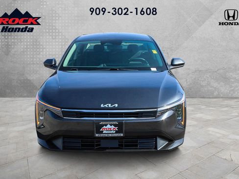 Used 2025 Kia K4 FWD image 2
