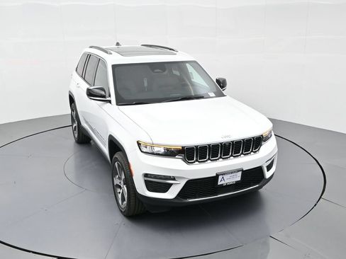 Used 2025 Jeep Grand Cherokee Limited 4xe w/ Luxury Tech Group II AWD/4WD image 44
