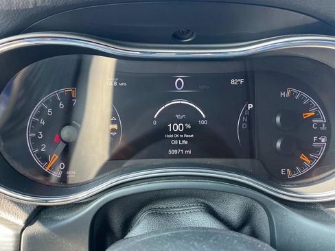 Used 2021 Jeep Grand Cherokee Laredo image 35