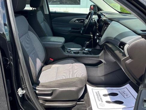 Used 2018 Chevrolet Traverse LT FWD image 40