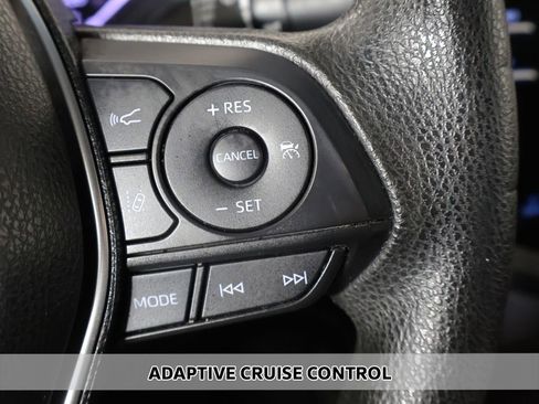 Used 2020 Toyota Camry LE w/ Convenience Package FWD image 3