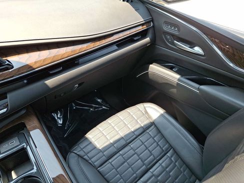 Certified 2023 Cadillac Escalade Sport Platinum w/ LPO, ONYX Package AWD/4WD image 21