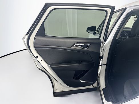 Used 2024 Kia Sportage LX image 25
