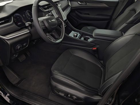 Used 2025 Jeep Grand Cherokee L Altitude AWD/4WD image 10