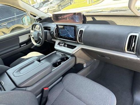 Certified 2025 Ford Expedition Active RWD image 15