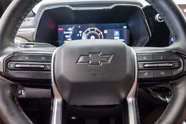 Used 2025 Chevrolet Colorado ZR2 w/ Midnight Edition AWD/4WD image 14