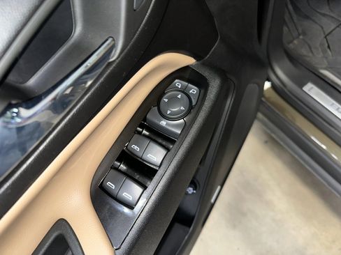 Certified 2023 Chevrolet Equinox Premier image 6