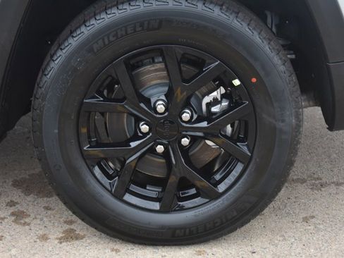 New 2026 Jeep Grand Cherokee L 4WD image 10