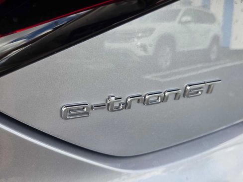 Used 2022 Audi e-tron GT Premium Plus AWD/4WD image 18