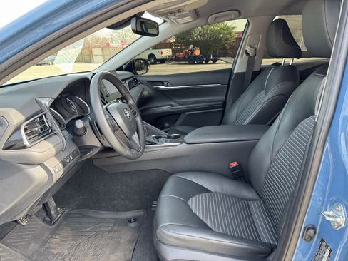 Used 2024 Toyota Camry SE w/ Convenience Package FWD image 25